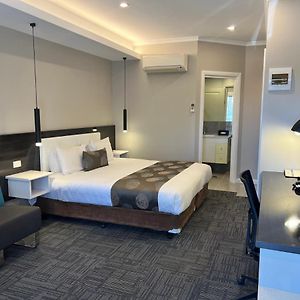 Corporate King Room